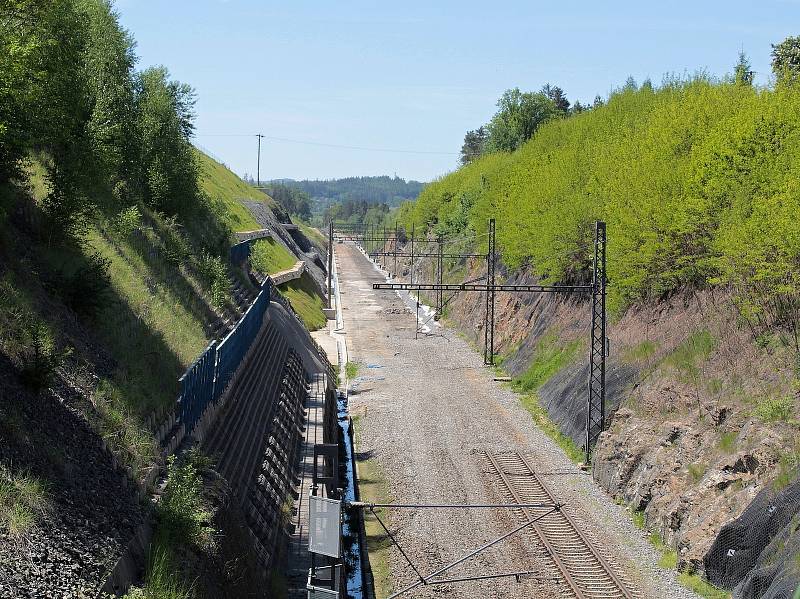 Stavba IV. železničního tranzitního koridoru u Heřmaniček 19. května 2022.