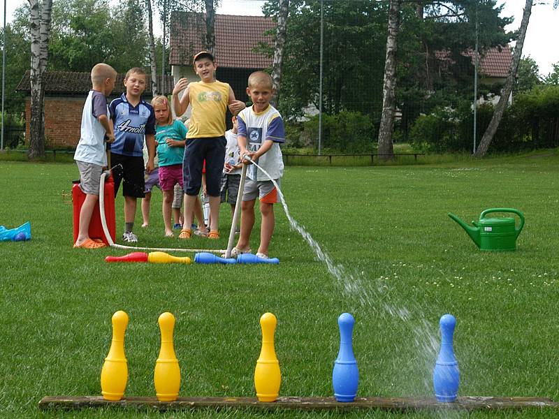 Den dětí v Mezně s mezinárodní účastí ze tři kontinentů.  