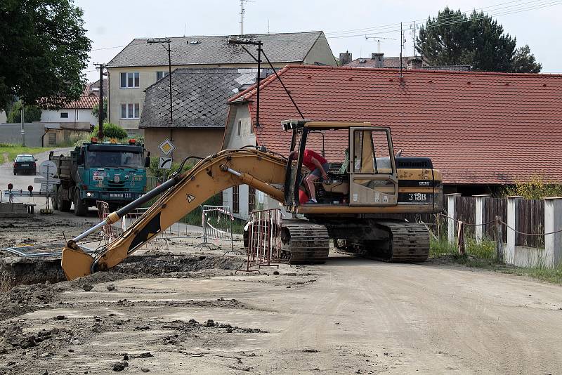 Pivovarský rybník v Louňovicích pod Blaníkem.