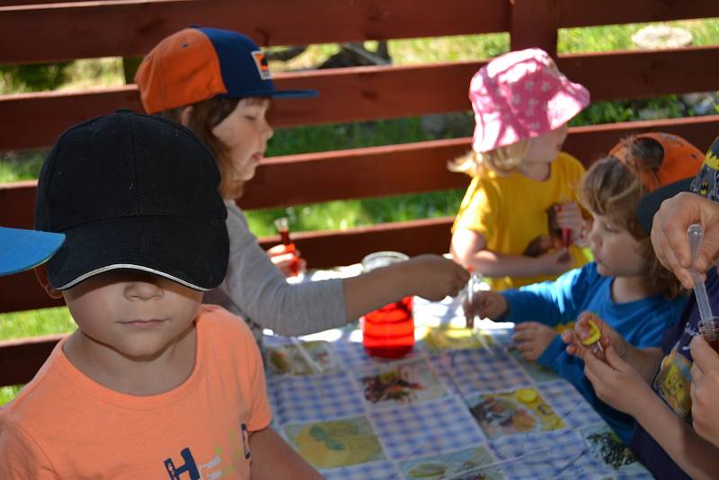 Loutkové představení Zvířátka a loupežníci pro děti z MŠ Maršovice.