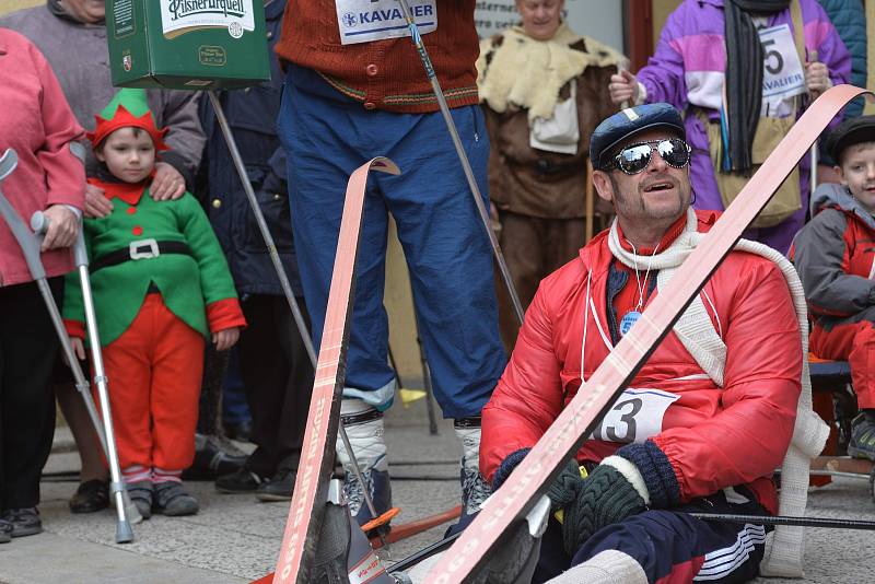 Masopustní maškarní průvod odstartoval v neděli 3. března od Kláštera v Sázavě, aby za zvuku živé muziky zakrátko dorazil na místní náměstí.