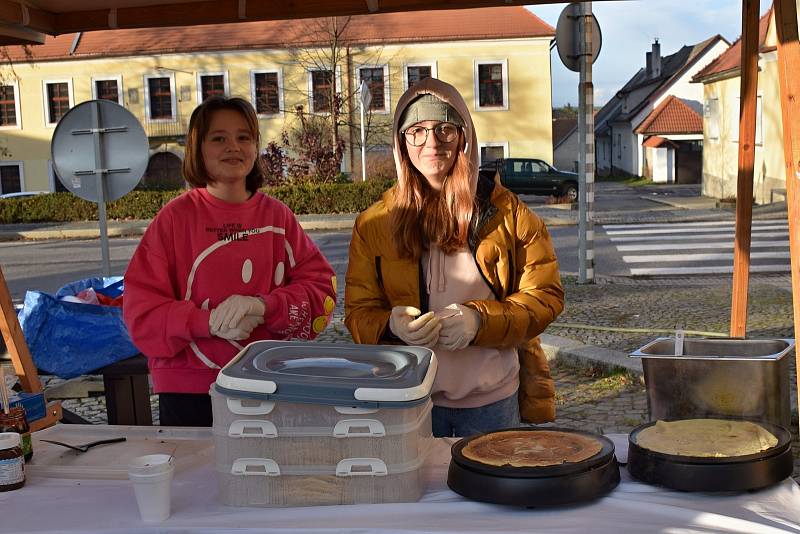 Z Vánočního jarmarku v Čechticích 2022.