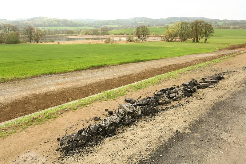 Z výstavby obchvatu Olbramovic, přeložky silnice I/3.