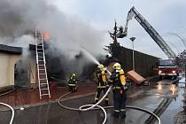 Požár rodinného domu v Jesenici 20. ledna 2020.