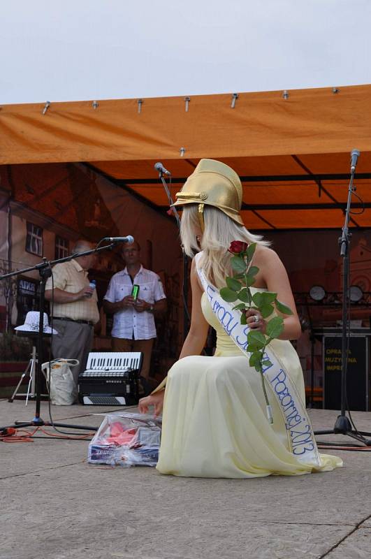 Hasičky Markéta Járková a Martina Papíková v Polsku reprezentovaly Benešovsko při soutěži o titul evropské Miss.