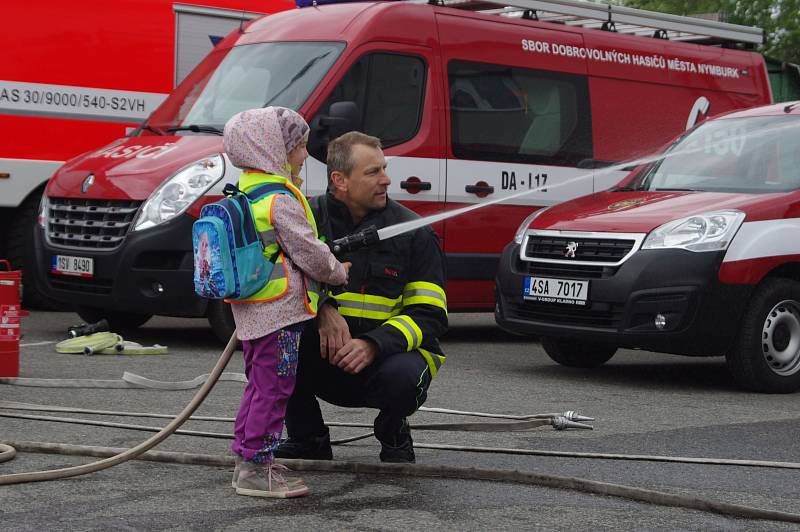 K oslavě svátku svého patrona, sv. Floriána, hasiči připravili dny otevřených vrat.