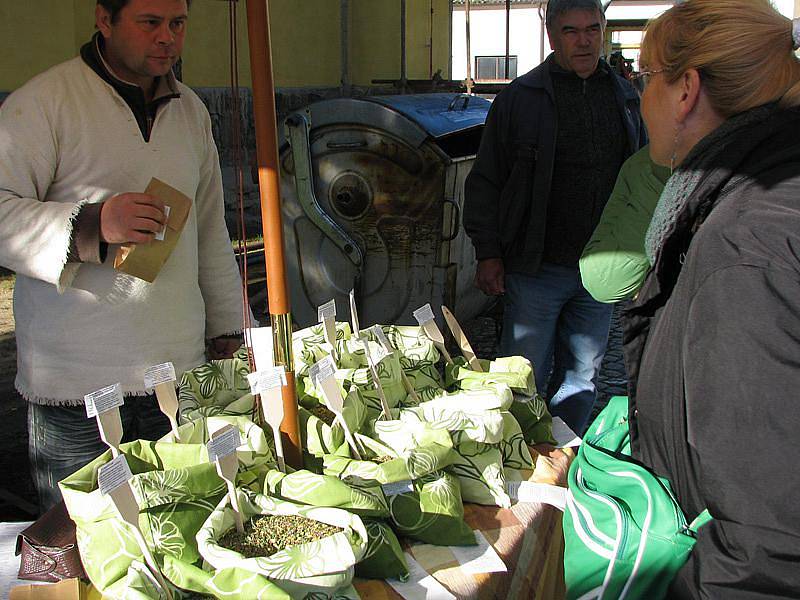 Sobotní farmářské trhy v Benešově nabídly chuťový i estetický zážitek. 