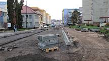Benešovská Pražská ulice prochází rekonstrukcí. nyní probíhá její druhá etapa.