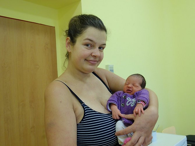 Anna Bubeníková se rodičům Veronice a Ladislavu Bubeníkovým narodila 15. listopadu 2019 v 8.47 hodin v Benešově. Vážila 2790 gramů a měřila 48 centimetrů. Doma v Benešově má sestřičku Emu (3).