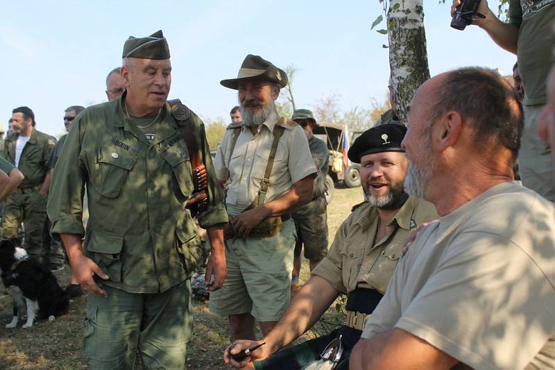 Deváté setkání příznivců US Army v Drahňovicích. 