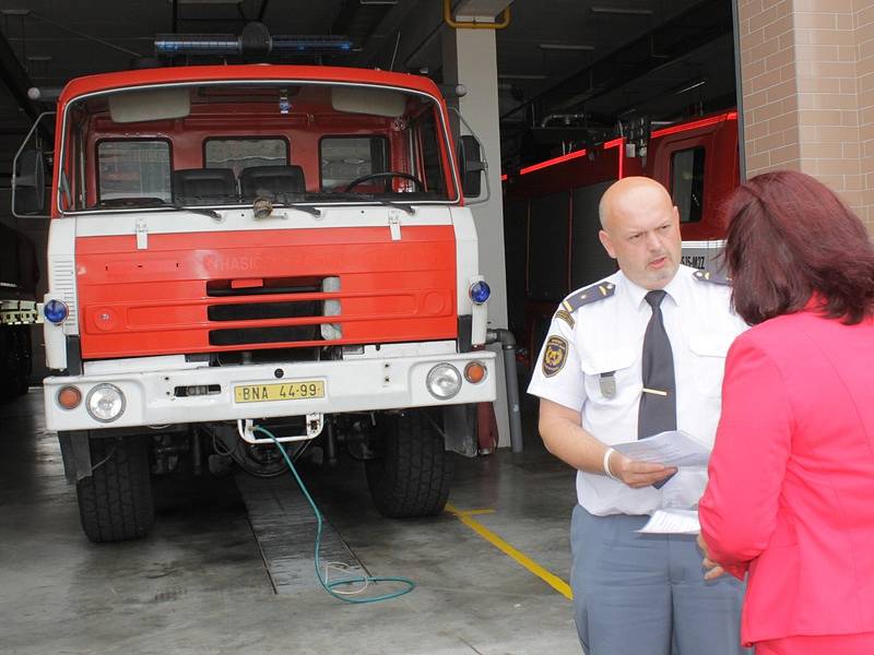 Čechtice získaly od profesionálních hasičů zásahovou Tatru 815.