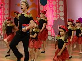 Jan Onder učí tančit dospělé, ale malé děti.