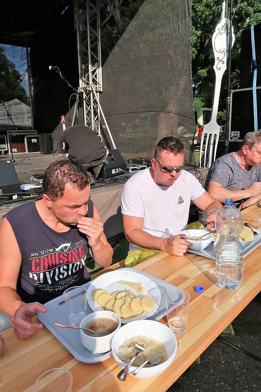 Na Vlašimské vidličce zvítězil v pojídání bramborových knedlíků Jaroslav Němec.