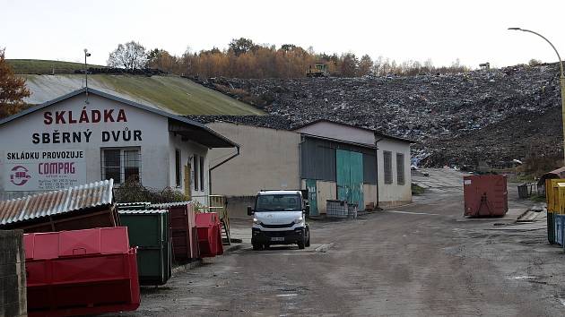 Votická skládka, kde je také místo pro třídění odpadu místními podnikateli.