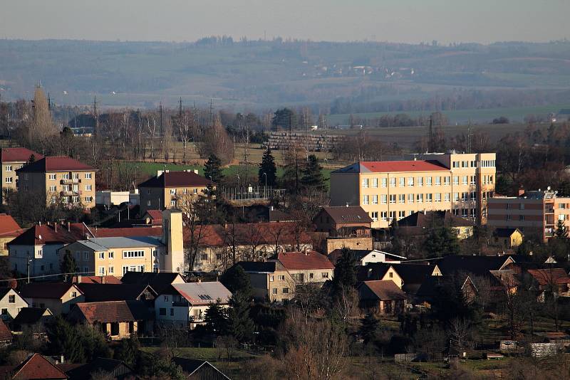 Výhled z rozhledny Kalamajka na Javornické hůře na Trhový Štěpánov.