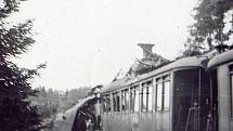 Četa vlaku 3547 byla o změně křižování vyrozuměná, u vlaku 3546 ne. Bilance: Devět mrtvých a šestnáct těžce zraněných na místě. Jeden z nich, topič František Mareš, zemřel o tři dny později. 