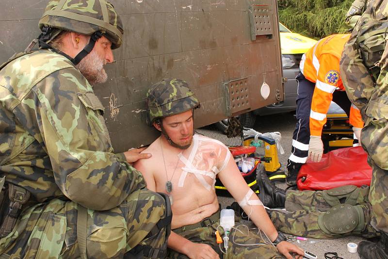 Příslušníci Aktivních záloh AČR nacvičovali na přehradě Švihov na Želivce ochranu strategických objektů.