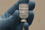 Očkovací vakcína proti covidu-19, kterou vyvinula britská firma AstraZeneca ve spolupráci s Oxfordskou univerzitou.