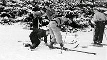 13. ledna 1939. Radovánky na zimním lyžařském můstku u Miličína.