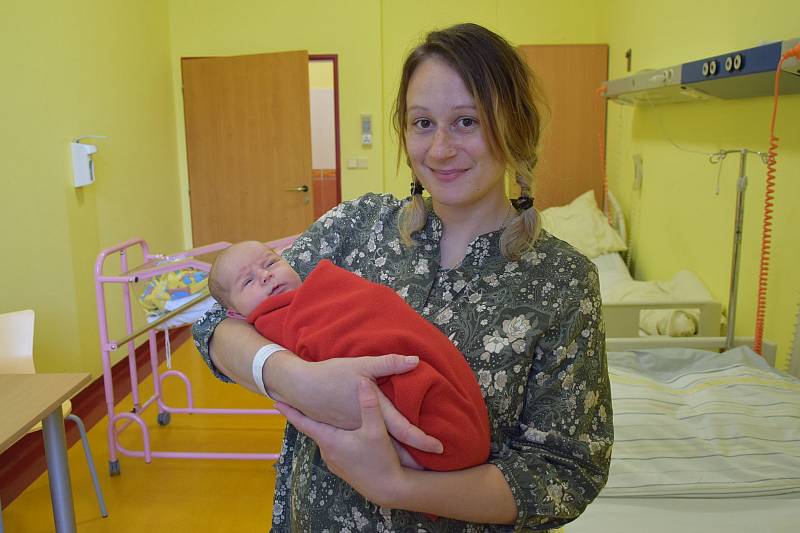 Maya Přibyslavská se Kláře Jelínkové a Petru Přibyslavskému narodila v benešovské nemocnici 16. září 2021 v 6.07 hodin, vážila 3570 gramů. Rodina bydlí v Labech (Zvěstov).