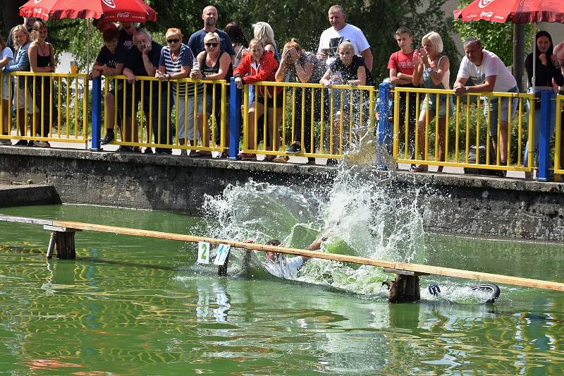 Water cup - přejezd přes rybník v Řimovicích.