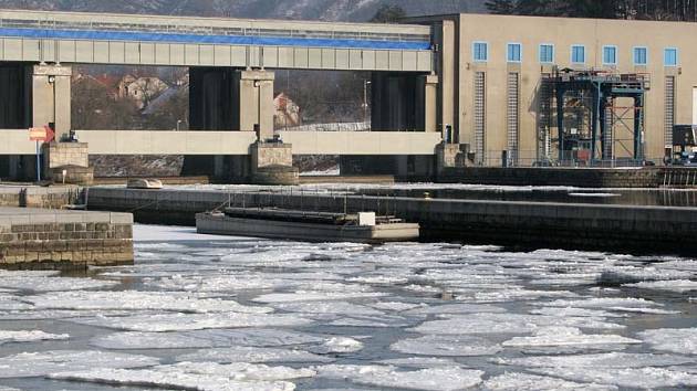 Utonulého muže našli pracovníci elektrárny ve Vraném nad Vltavou v úterý 29. ledna. 