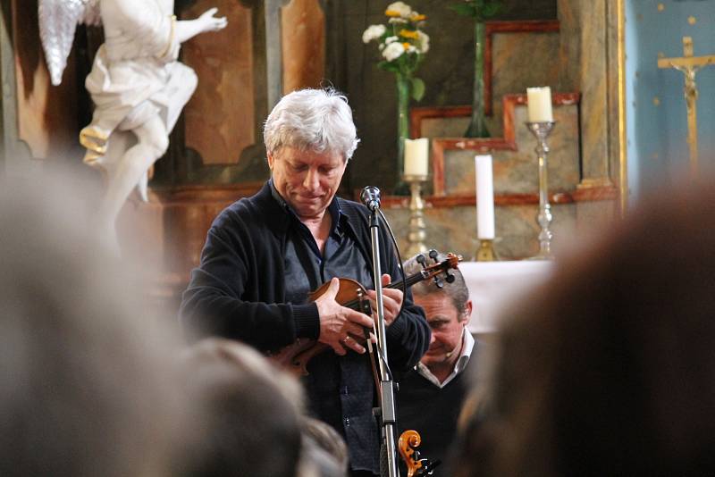 Koncert Hradišťanu a Jiřího Pavlici zahájil Načeradecké hudební léto.