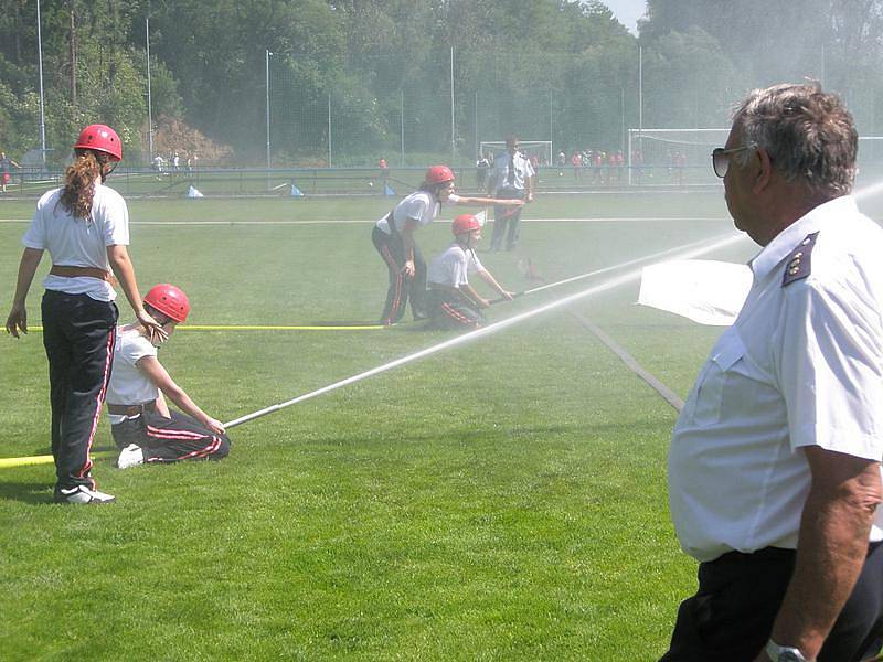 Okresní kolo soutěže v požárním sportu ve Vlašimi.