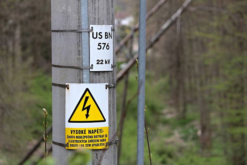 Kvůli stromům na elektrickém vedení nešel ve čtvrtek 6. května odpoledne proud například v Peceradech nebo na Brodcích.