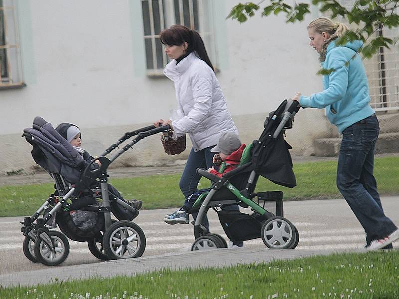 Pomlázka ve Strnadicích, Maršovicích a v Bystřici.