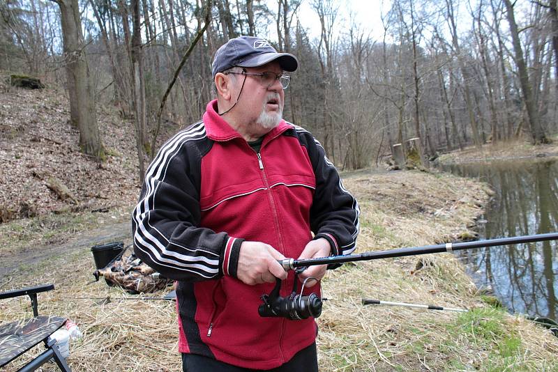 Rybaření u Konopišťského potoka nedaleko Benešova.