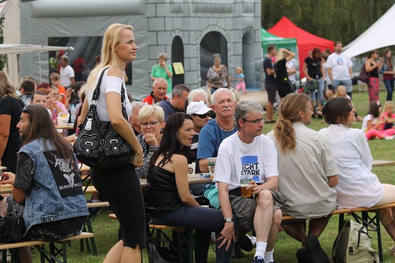 Benefiční festival na podporu dlouhodobě nemocných pacientů benešovské nemocnice Open door hospital fest. 