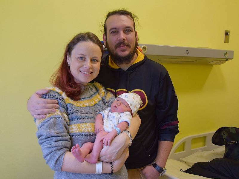 Antonín Šantora se Zuzaně a Zdeňkovi narodil v benešovské nemocnici 2. prosince 2022 ve 3.26 hodin, vážil 3770 gramů. Bydlištěm rodiny jsou Podělusy.