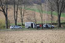 Dva muže zavalila zemina v Zahořanech nedaleko Vranova u Čerčan. Na místě jsou hasiči a policisté.