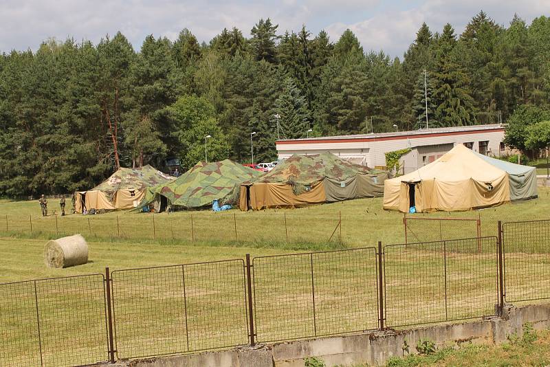 Příslušníci Aktivních záloh AČR nacvičovali na přehradě Švihov na Želivce ochranu strategických objektů.