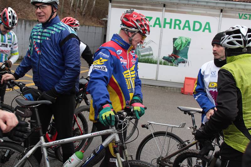 Novoroční vyjížďka benešovských cyklistů 2019.