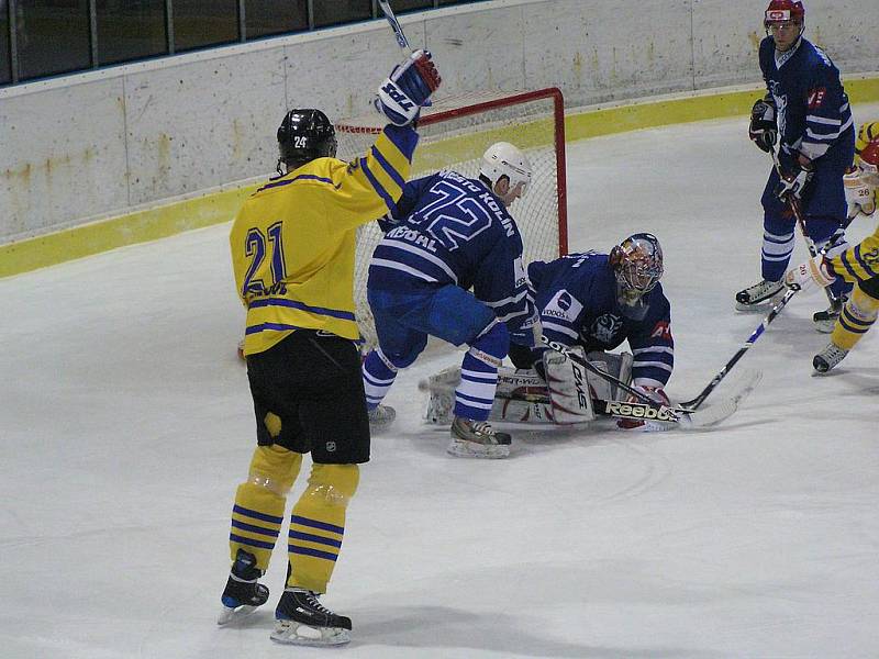 Zápas II. hokejové ligy Benešov - Kolín 5:3