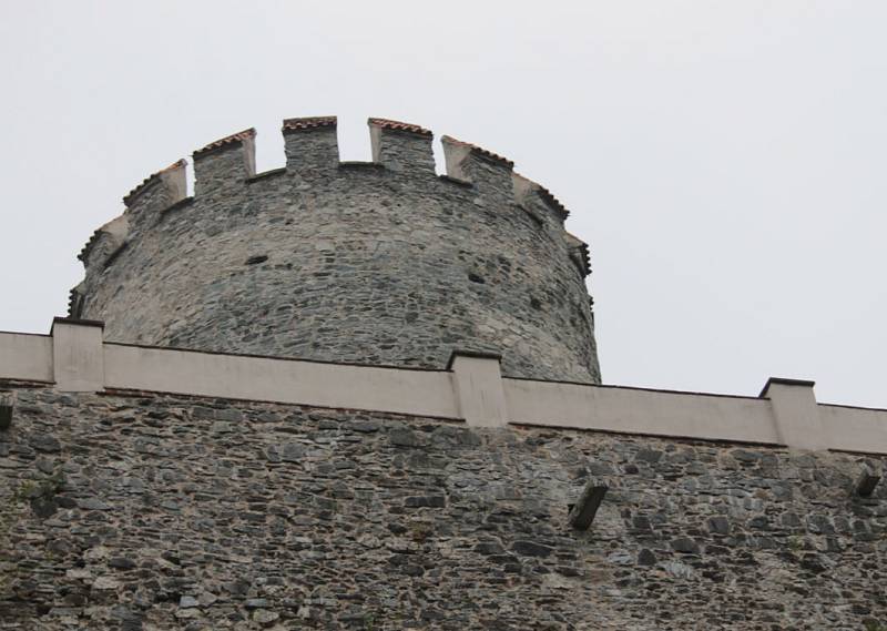 Hasičské taktické cvičení na hradu Český Šternberk.