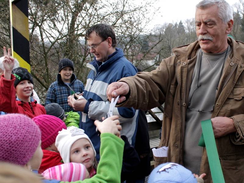 Znovuotevírání mostu mezi Čtyřkoly a Lštěním.