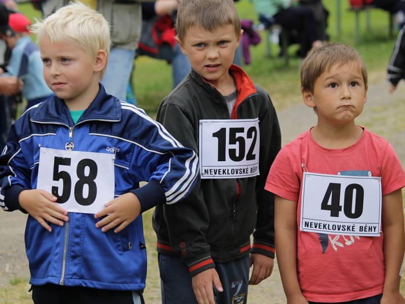 Na start 4. ročníku neveklovských běhů se postavilo bezmála 150 závodníků všech věkových kategorií.