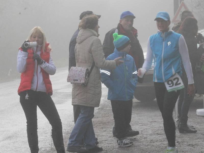 Ke 40. běhu z Vlašimi na Blaník se přihlásilo 227 běžkyň a běžců různých věkových kategorií.