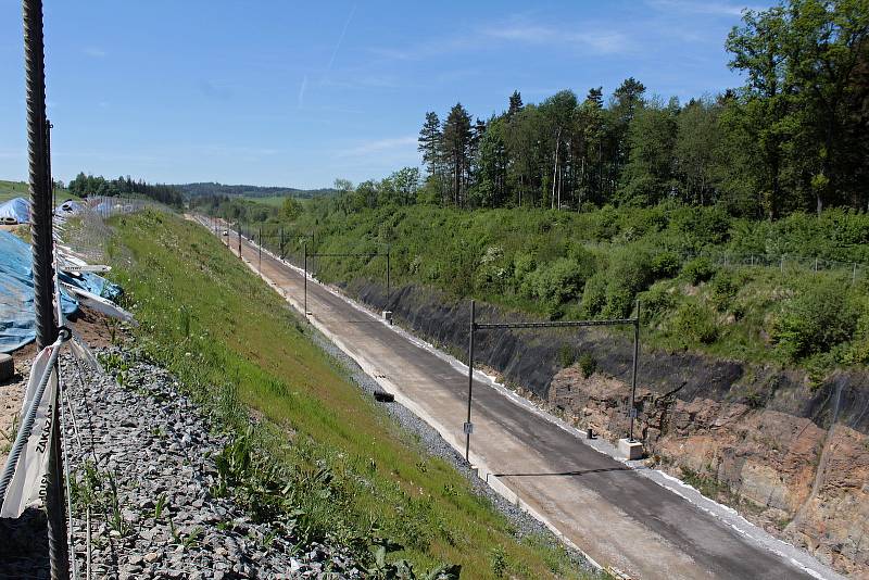 Stavba IV. železničního tranzitního koridoru u Heřmaniček 19. května 2022.