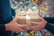 Půjčku na vánoční dárky má podle průzkumů třetina Čechů.
