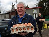 Mimořádná veterinární opatření dodržuje nyní také například společnost Mydlářka. Prodej vajec tam pokračuje bez omezení.