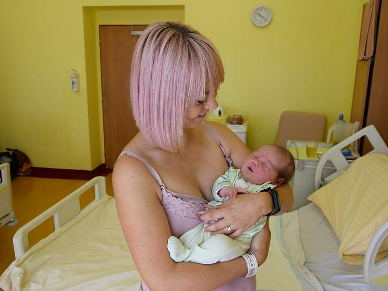 Josefina Vacková se manželům Veronice a Danielovi narodila v benešovské nemocnici 28. září 2021 ve 4.07 hodin, vážila 3860 gramů. Doma v Benešově na ni čekala sestřička Valentina (1,5).