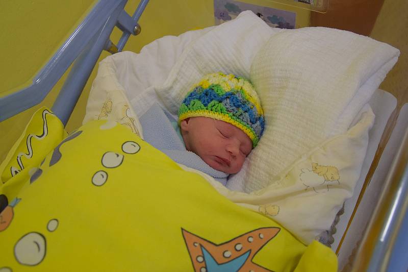 Matěj Pichl se Nikole Fouskové a Ondřeji Pichlovi narodil v benešovské nemocnici 25. listopadu 2021 v 1:17 hodin, vážil 2500 gramů. Rodina bydlí ve Vrchotových Janovicích.