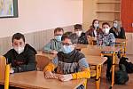 Z antigenního testování žáků druhého stupně v Základní škole v Týnci nad Sázavou.