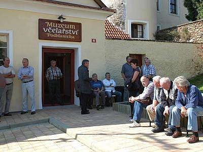 Včelařské muzeum v Louňovicích pod Blaníkem.