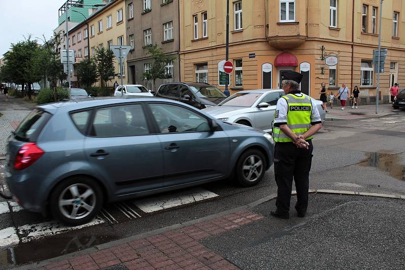 Dopravně-bezpečnostní akce Policie ČR v ulicích Benešova na konci školního roku.