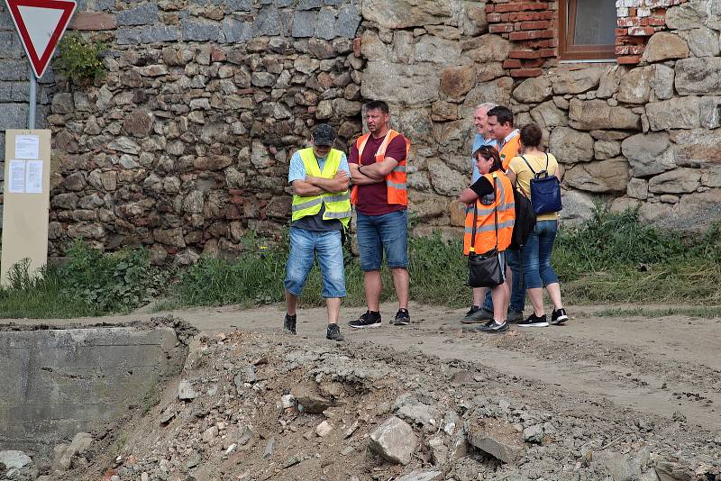 Pivovarský rybník v Louňovicích pod Blaníkem.